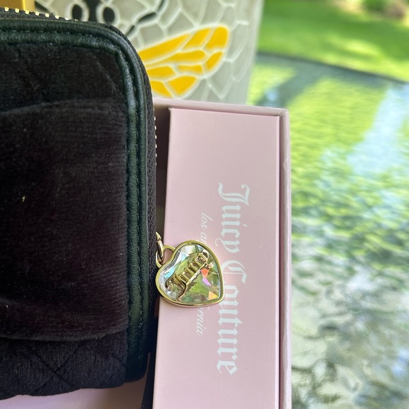 NWT-Juicy Couture Black Velvet wallet. - Picture 4 of 6